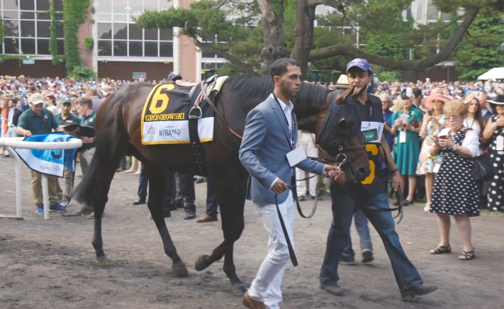 Jet card seller Sentient Jet sponsors Gronkowski, the horse