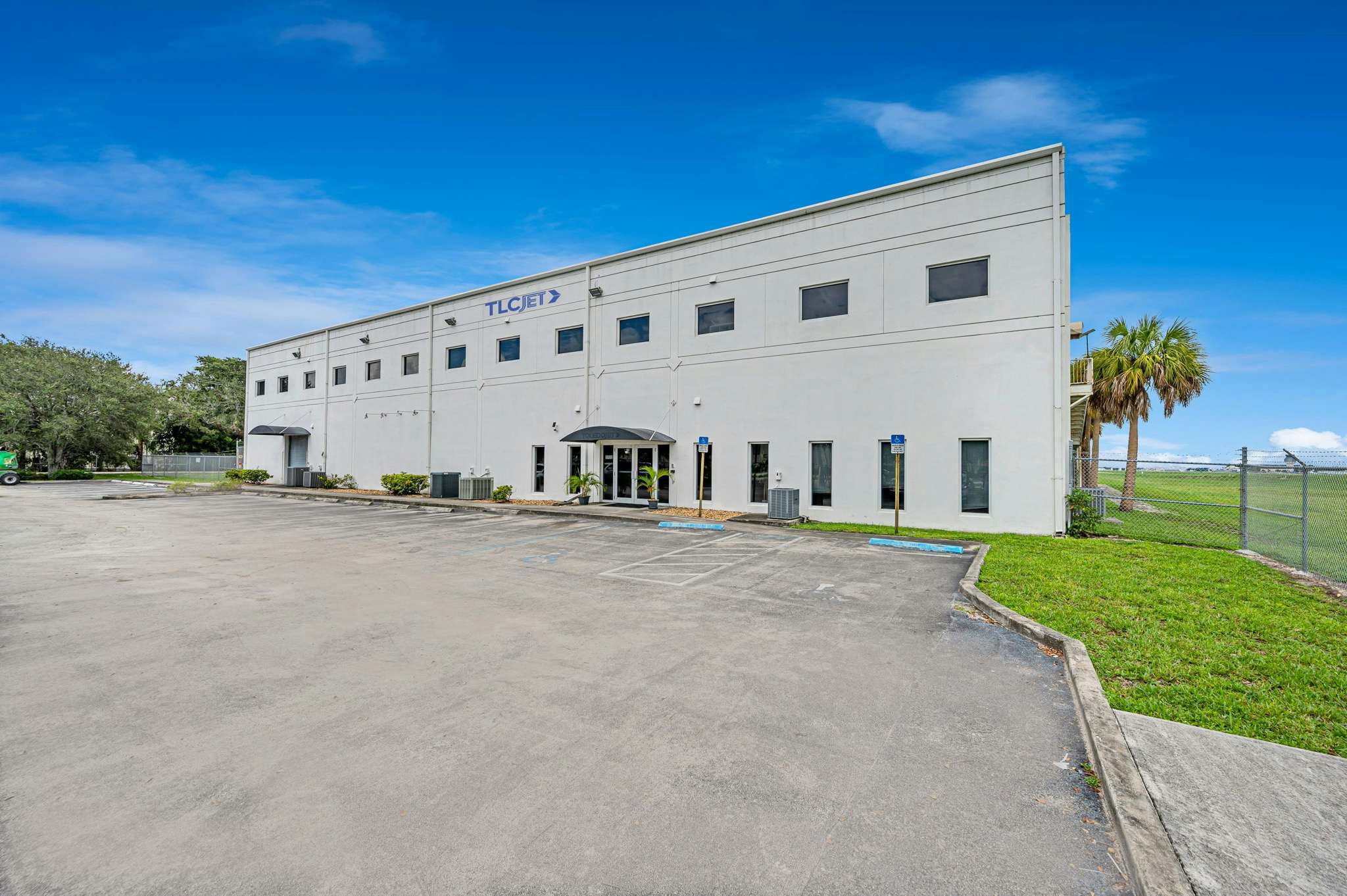 Credit TLC Jet FXE Guillaume Raberin