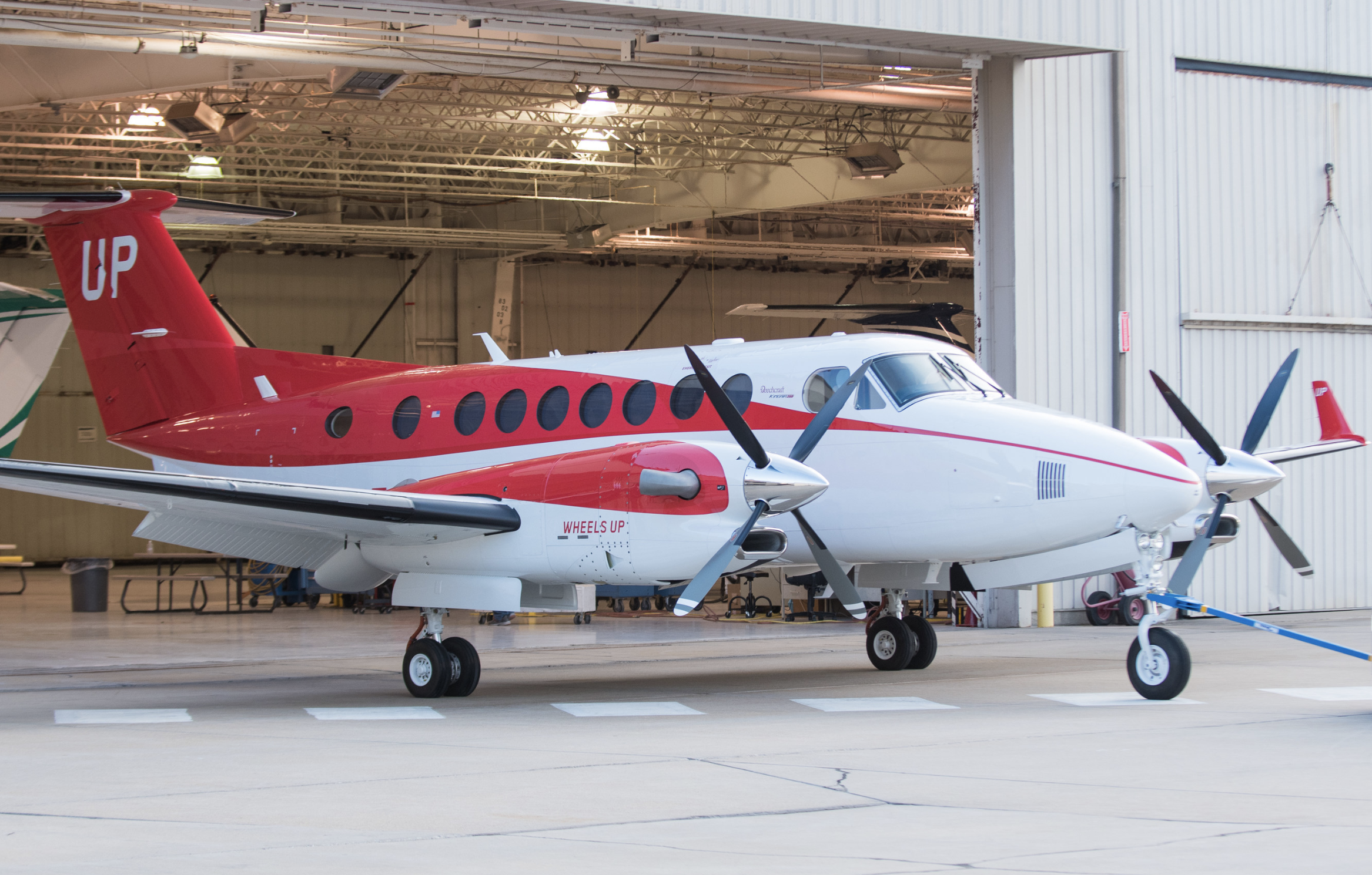 Wheels Up Red King Air 350i