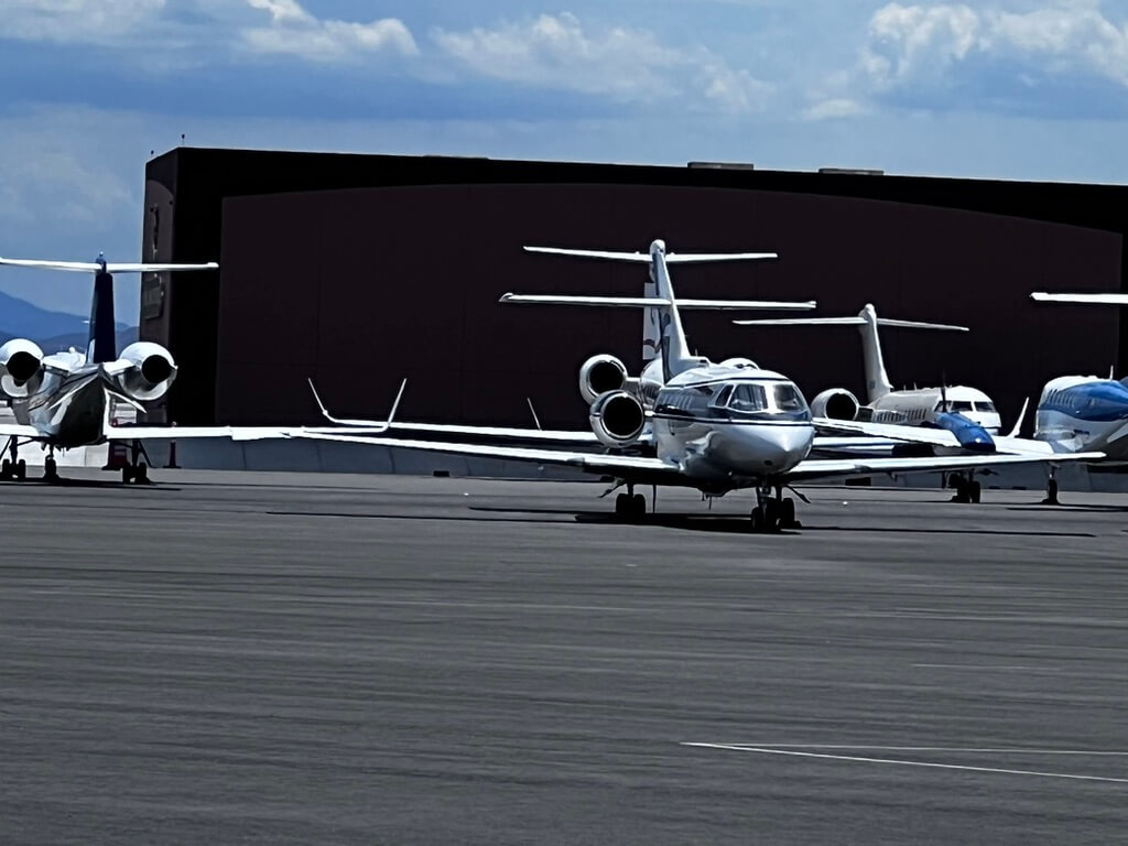 private-jets-in-Las-Vegas.jpeg?auto\u003dformat\u0026q\u003d35\u0026h\u003d1